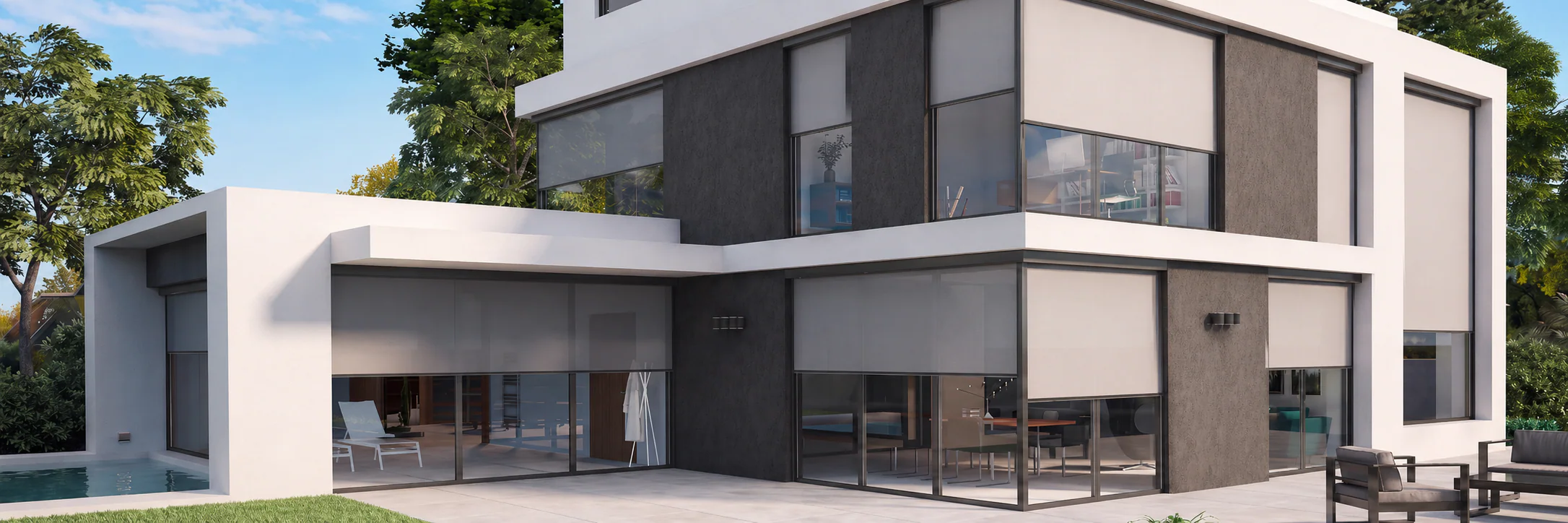Moderne woning met screens in de avond